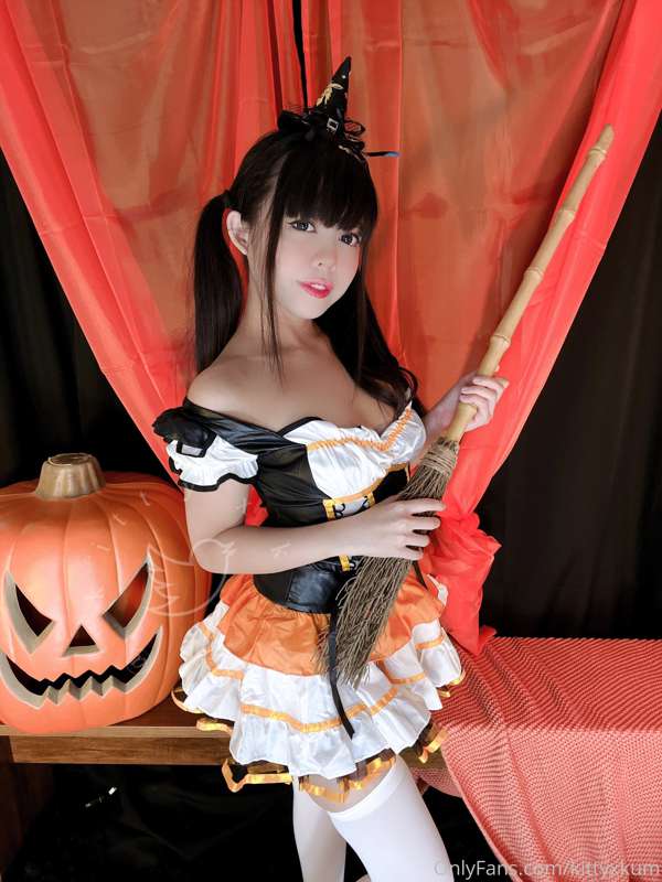 Can I ride you instead of this broomstick? 🧹 🧡

Part 1 - pos.. 15