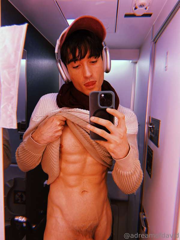 ✈️ Los AngelesMile high club anyone? 😏 2