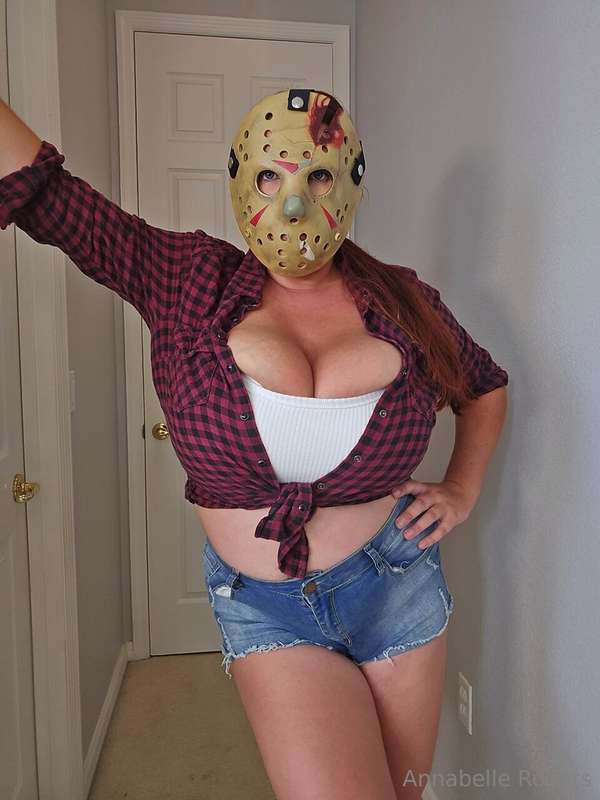 Sexy or spooky?Tip $9.99 on this post for the full video. Tr.. 3