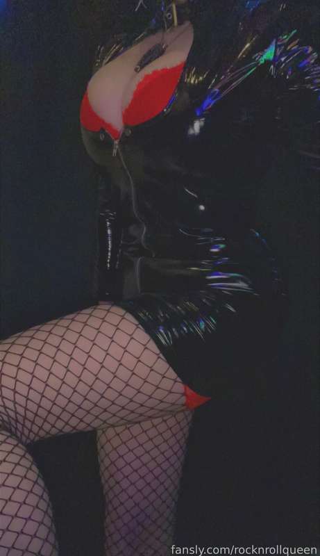 Rocknrollqueen - Fansly - 12 Apr, 2022 1