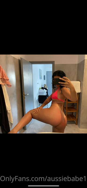 OMG @yoursgabriella 𝐢𝐬 𝐧𝐞𝐰𝐥𝐲 𝐬𝐢𝐧𝐠𝐥𝐞 𝐚𝐧𝐝 𝐂𝐞𝐥𝐞𝐛𝐫𝐚𝐭𝐞𝐬 𝐛𝐲 𝐒𝐄𝐗𝐓𝐈𝐍..