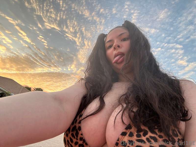 Thick_Gurl101 - Onlyfans - 18 Jan, 2025 9