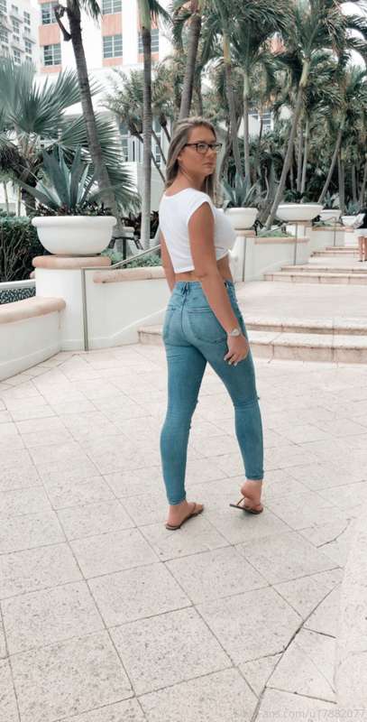 FAVORITES: Check your DMs! 💌 I just sent you a FREE video! 🤯..