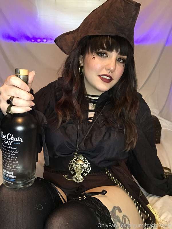 Arrr! Ye lookin’ for some booty? ⚓️ 4