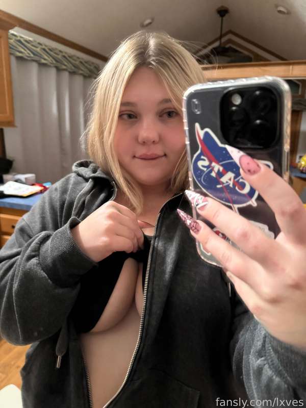 Lxves - Fansly - 14 Feb, 2025 7