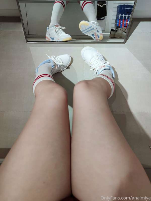 Bought new shoes~😝
买了新鞋~😝 3