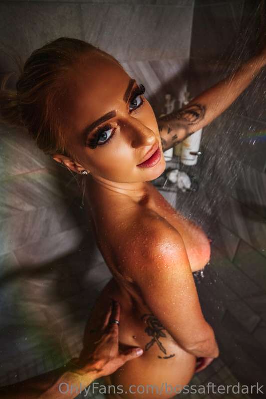 Shower time with @ebunnzvip