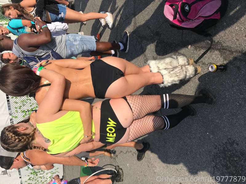 Rave girl 1