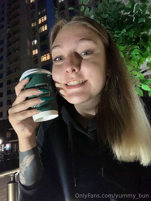 I love evening walks with coffee🥰