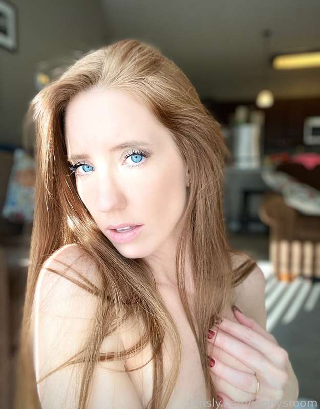 Jennysroom1 - Fansly - 12 Feb, 2025 7