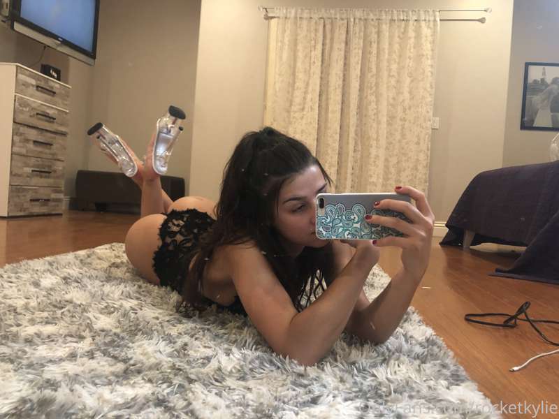 Pretty Girls 1