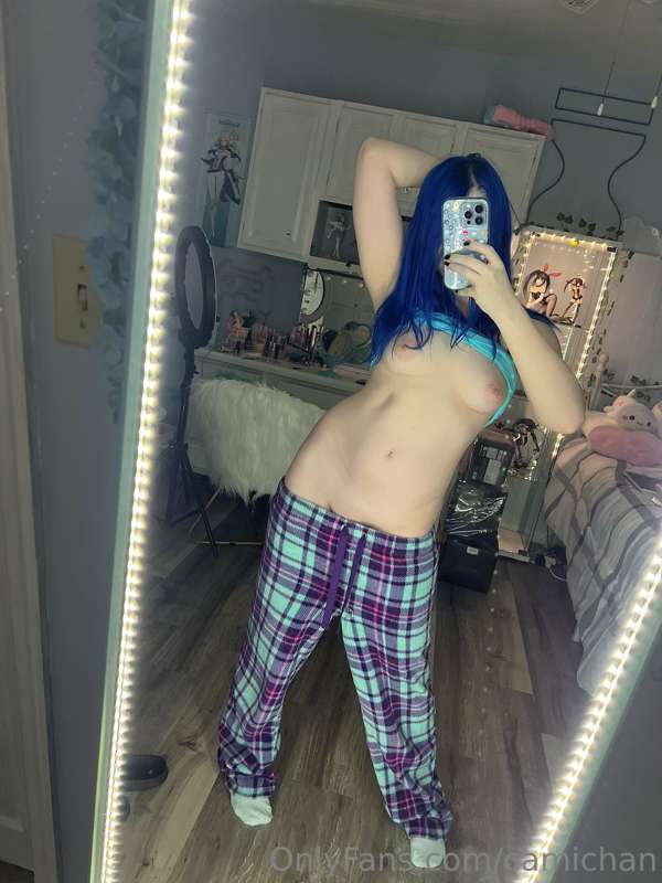 Comfy time💙 1