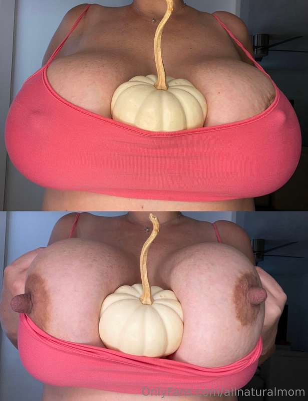 Happy Halloween 🎃 👻My nipples are sweet like candy 👅🍭