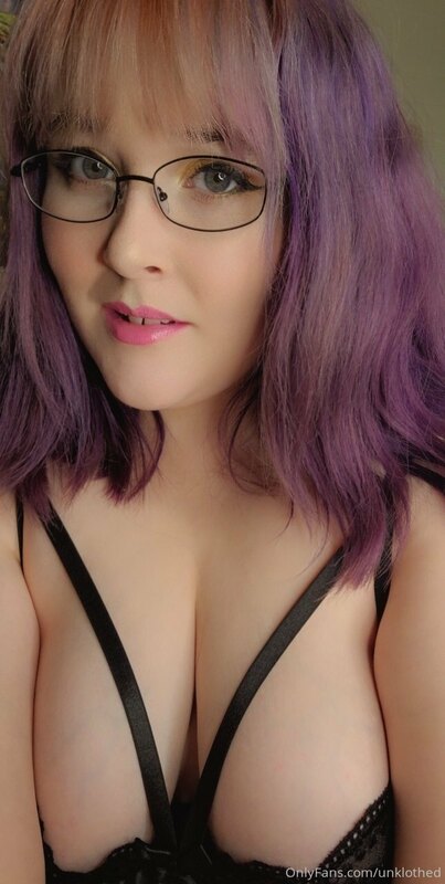 Making a new blowjob video ?
Tip $5 for no glasses
Tip $6 fo.. 1