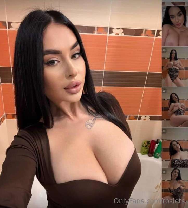 These perfect curves are impossible to resist! 😈🔥💭 Imagine h..