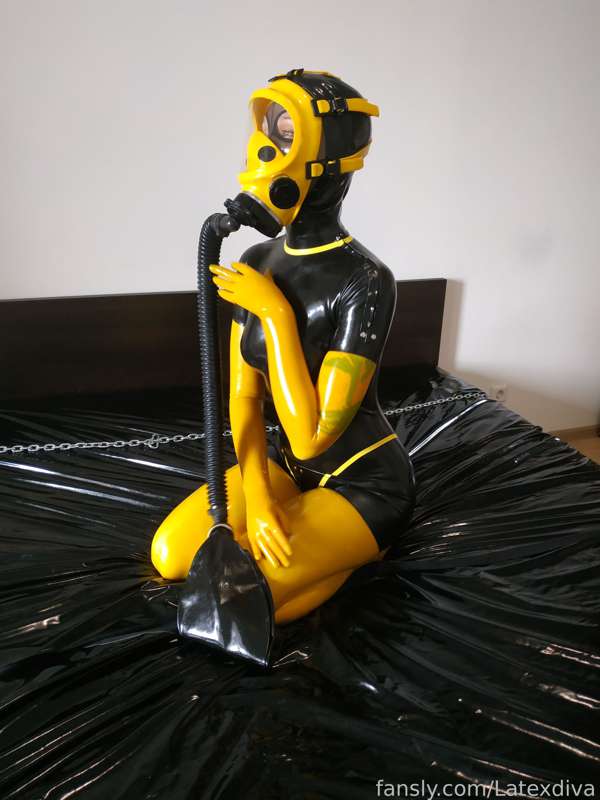 Latexdiva - Fansly - 29 Aug, 2022 2