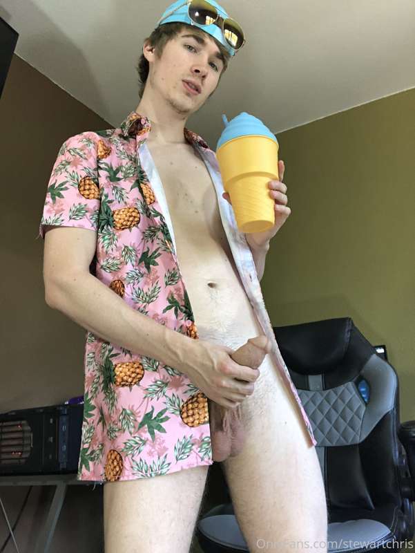 Throwback to your favorite summer drink 🍆💦 1