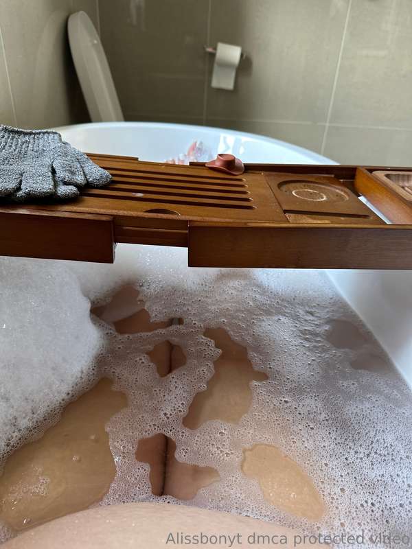 Bath time 🫶🏼 1
