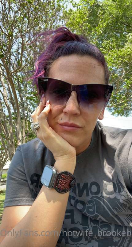 Just out here in the heat doing mom shit! 😜👸🏻♠️🖤😘