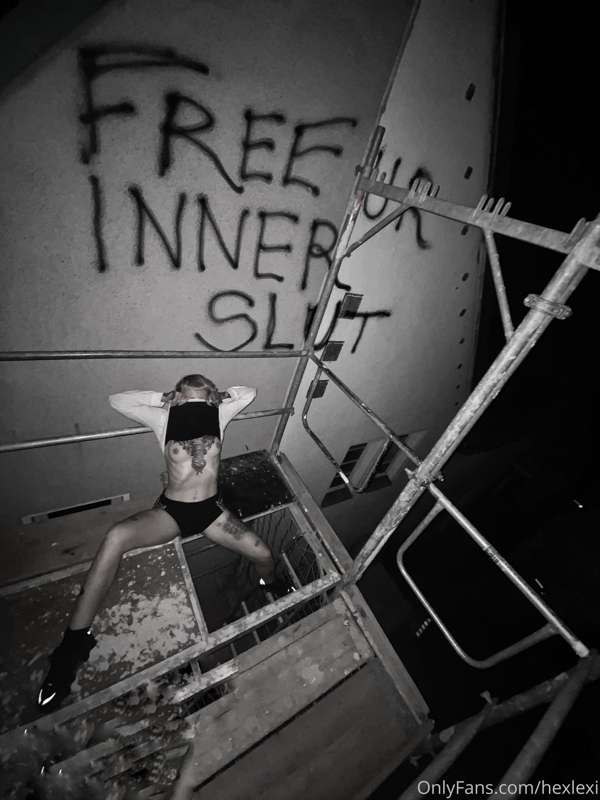 Happy birthday to me! Check ya messages! Give me treats and ..
