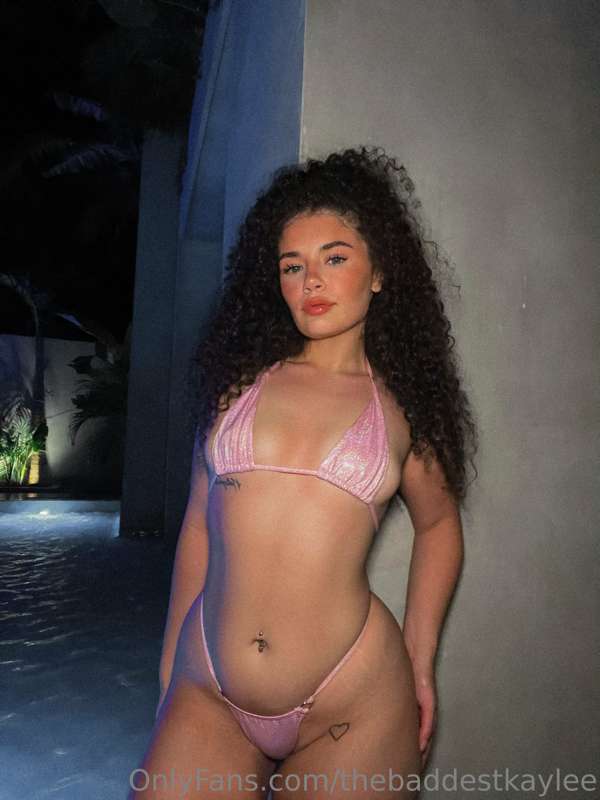 Rip this bikini right off me 😛