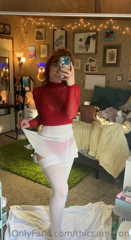 cute little outfit <3 trying to get back into making content.. 4