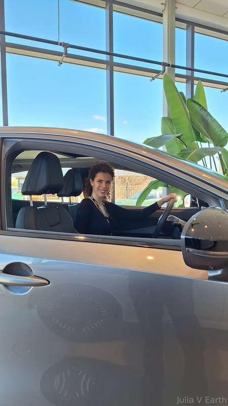 I like to sell cars 🚗  1