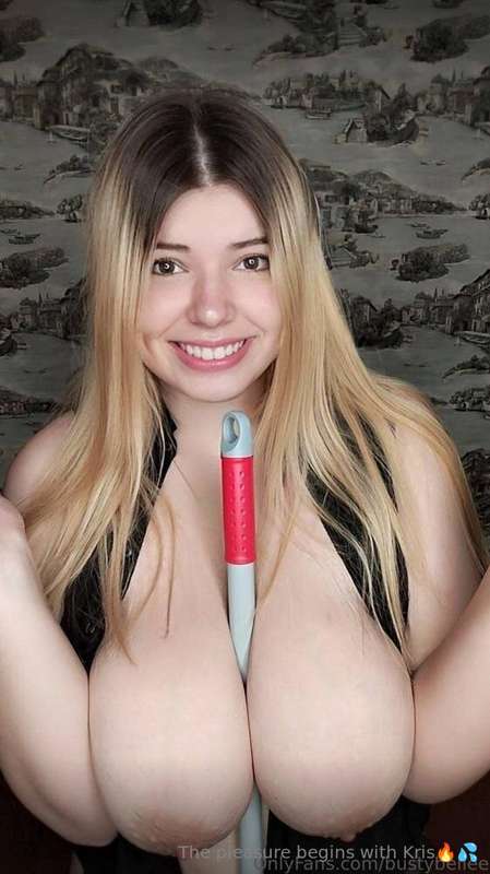This hot thing 🔥 @emilyclinee 🔥 is waiting for you . Her pus..