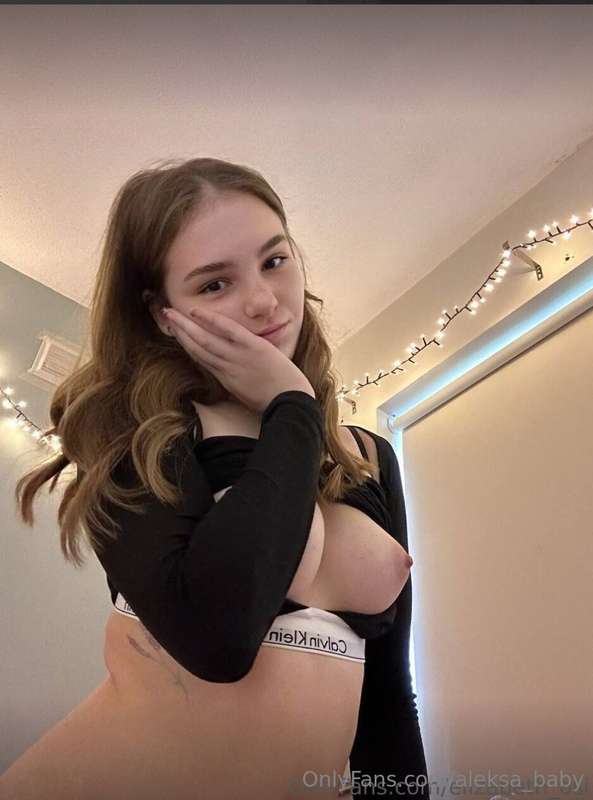# 🔥Cutie @elizabethosi is waiting for you on her FREE page 🔥..