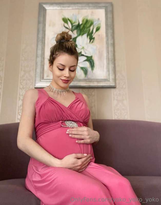 @natasyThis cute pregnant girl wants to get fucked again 💕@n..
