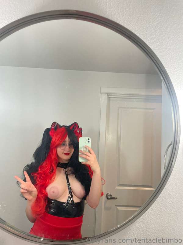 Evil kitty >:)

I’ve got a huge photo set coming tomorrow an.. 3