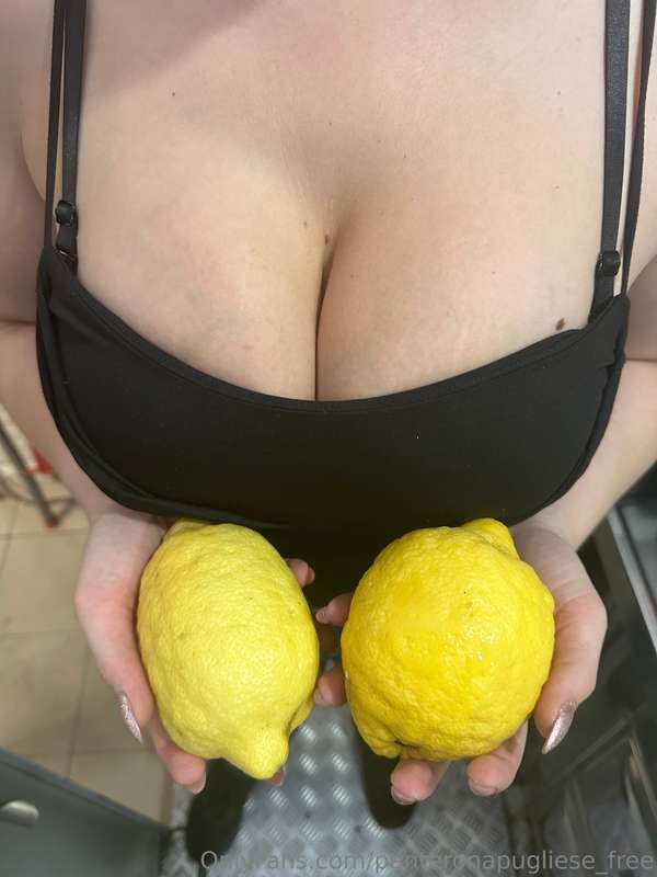Limoni e meloni. Ma questa sera vi sbatto il culone in facci..