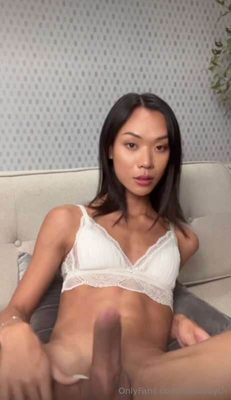 Smash or pass this hot trans girl? 