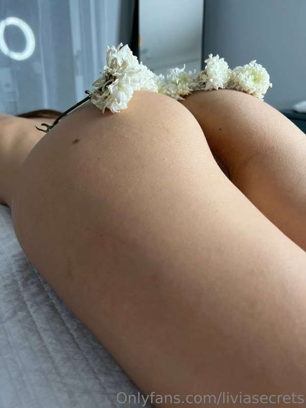 Flowers on my ass 1