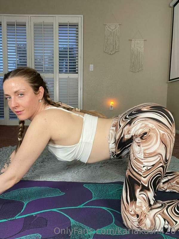 Strike a pose 🧘🏼‍♀️ 3