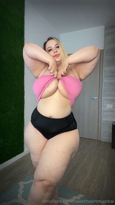 Happy Hump day ! 3