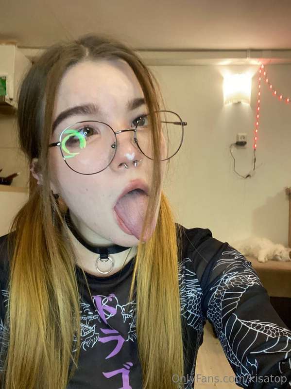 Look at this tongue 😋