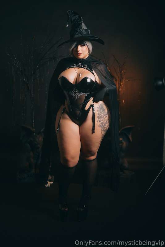 Day 1 of 31 days of Halloween! Here’s the exclusive set that.. 5