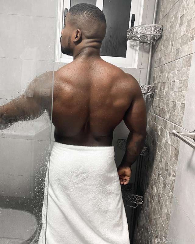 Would you like a hot or cold shower? 💦 🥵 🥶 

https://onlyfan.. 2