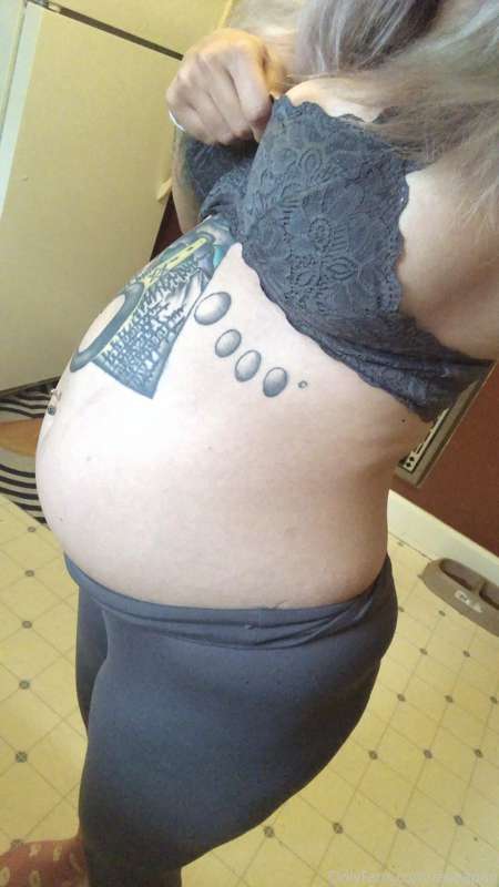 Empty belly is getting soooo soft!! But still a lot of contr.. 14