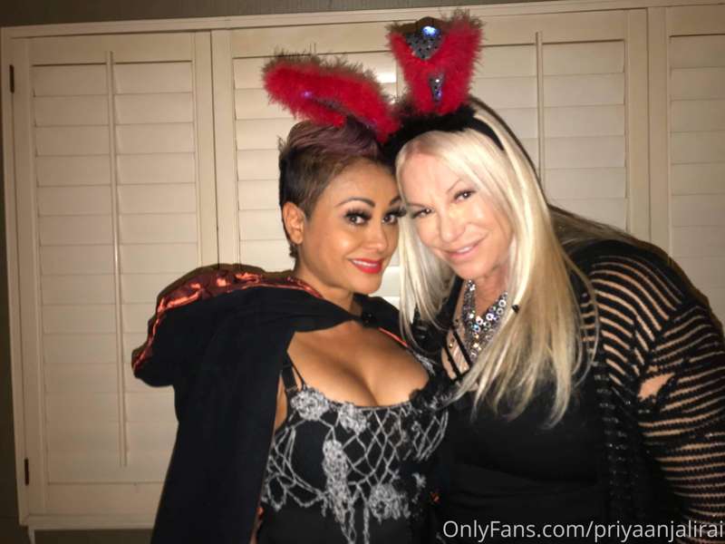 My Halloween costume hanging with Kat Cleavage on freemont i.. 4
