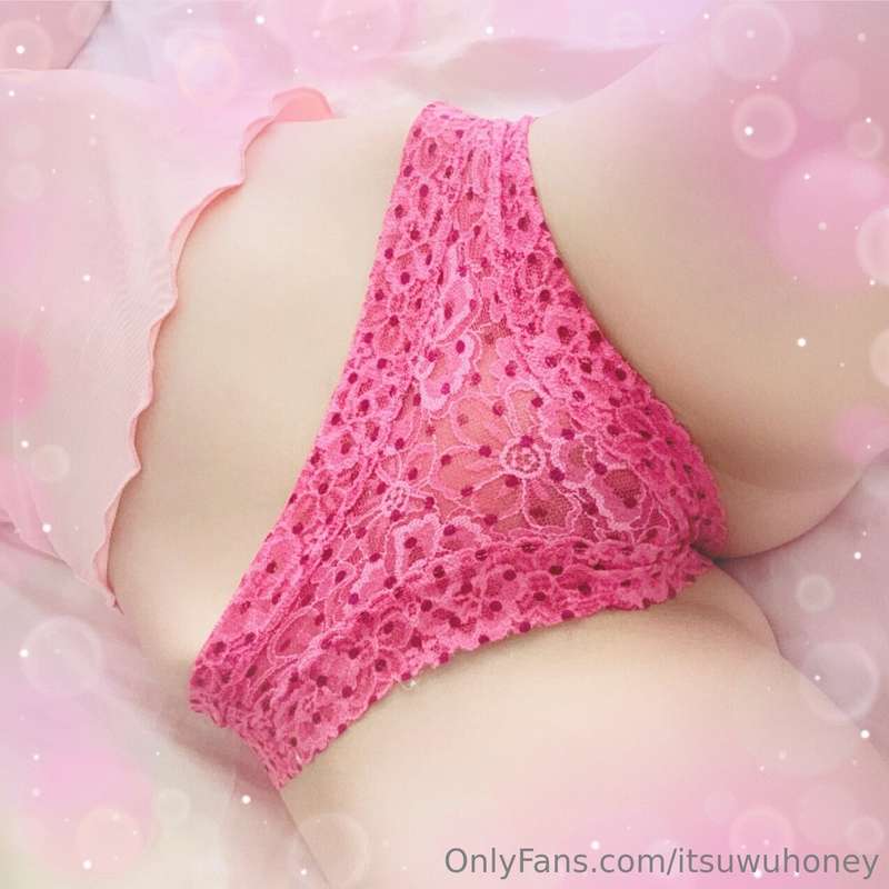 Pantie post 💕 Wouldn’t you just love to rip these off me. :3 7