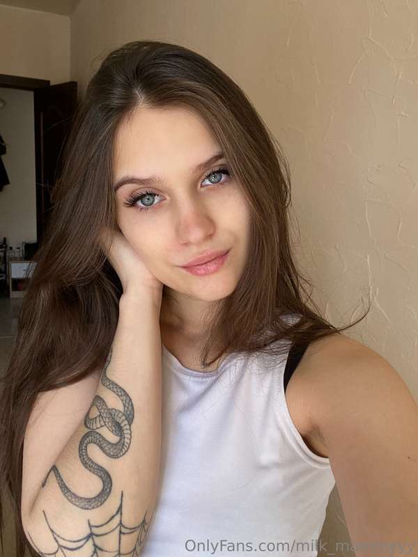 Just selfie at home 🥰How are you ?