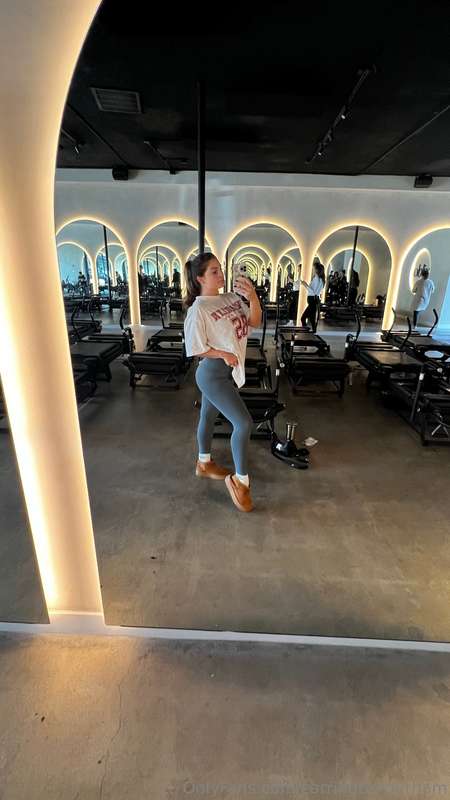  Not letting the holidays get in the way of my hot pilates s..