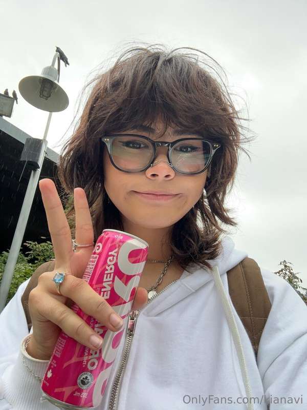 I’m at the aquarium!! I’m a little buzzed on caffeine and zo.. 7