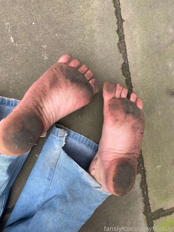 Dirtyfeetlily - Fansly - 15 Mar, 2025 3