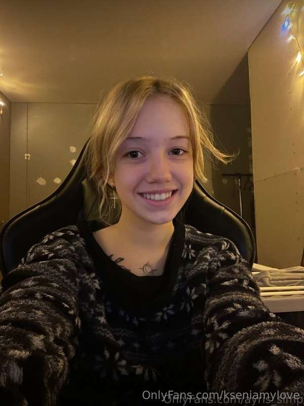 🔥CUTE KITTY @ayriss_simp 🔥 Loves cocks of all sizes😍When she..