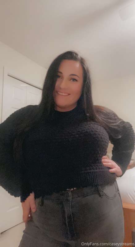 Heading out for a warm yummy dinner & some wine with some fr.. 4