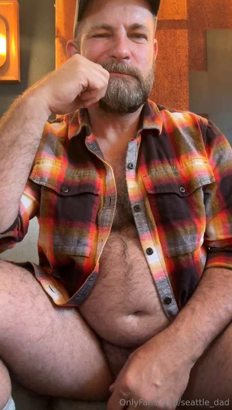 Just sitting on the sofa this morning wish you were here bet..