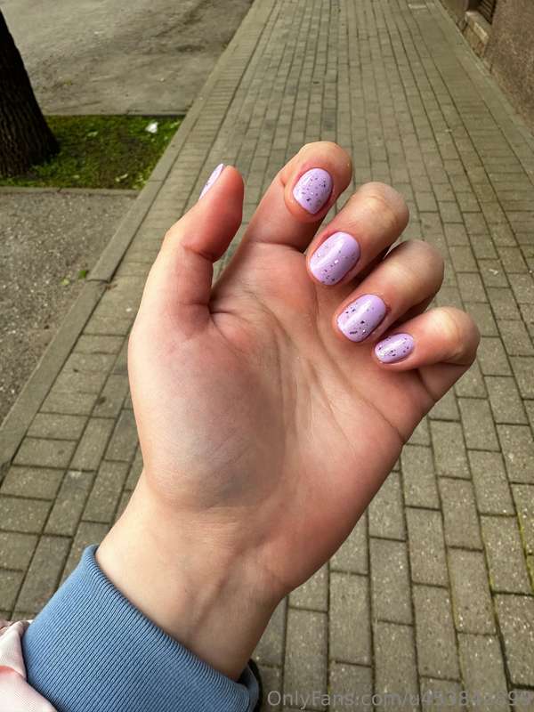 I bite my nails intensely, down to the point of 🩸 and pain. .. 1